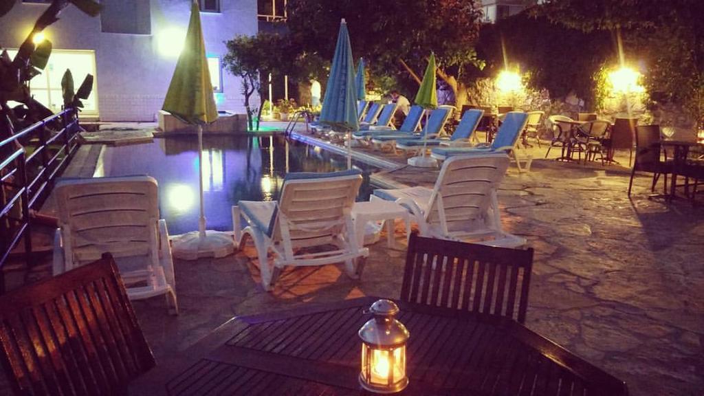 Parla Apart Hotel Çeşme Eksteriør bilde