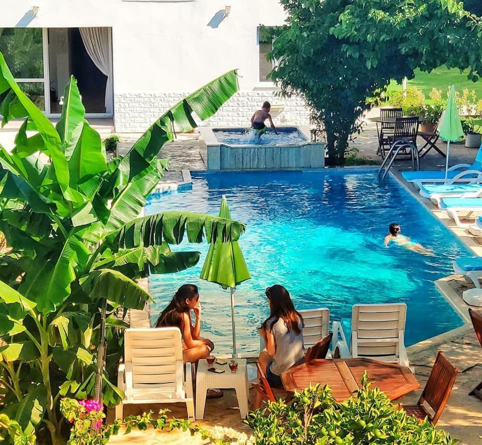 Parla Apart Hotel Çeşme Eksteriør bilde
